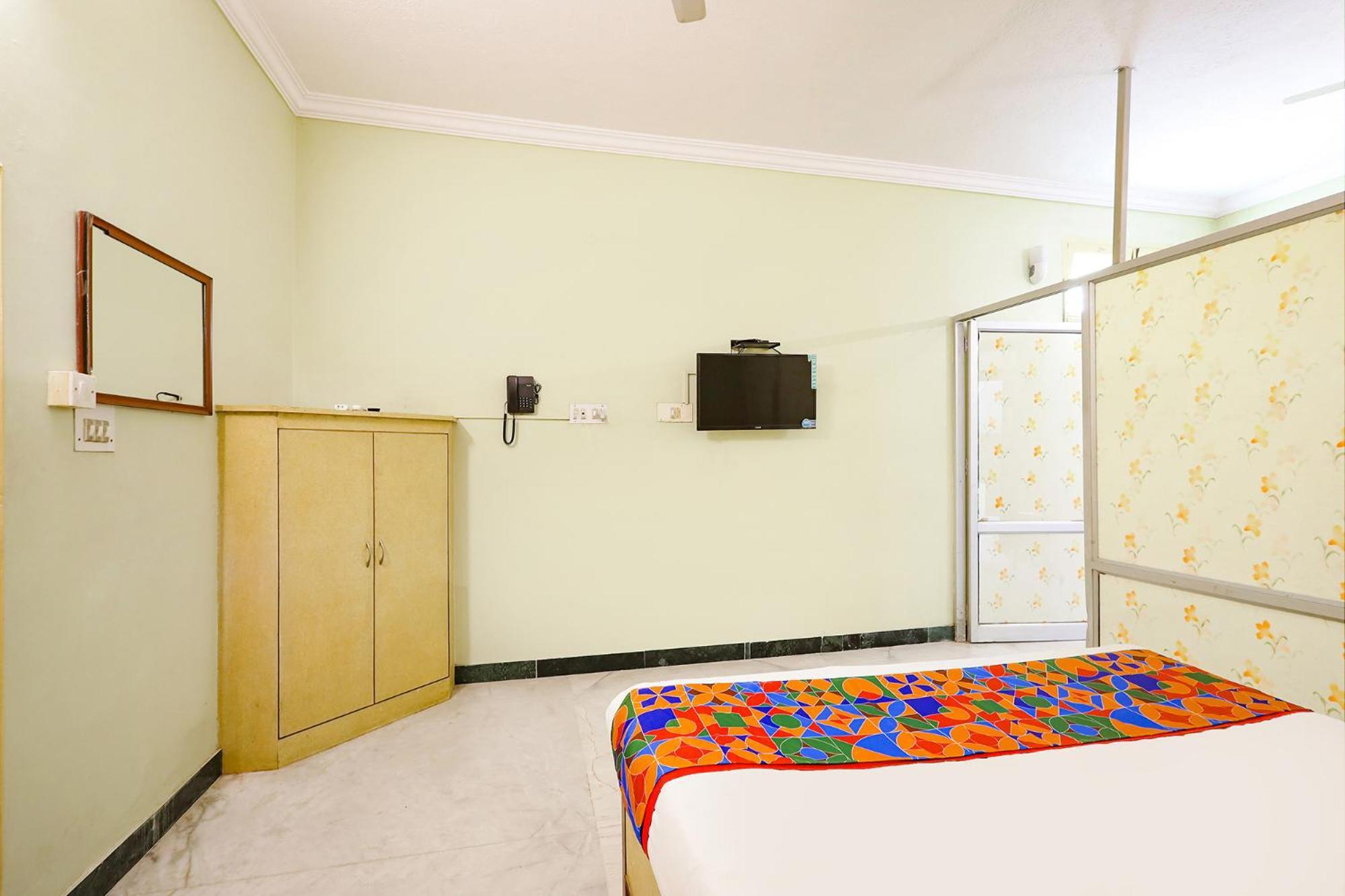Fabexpress Sunshine Residency - Nr Avm Film होटल 3*
