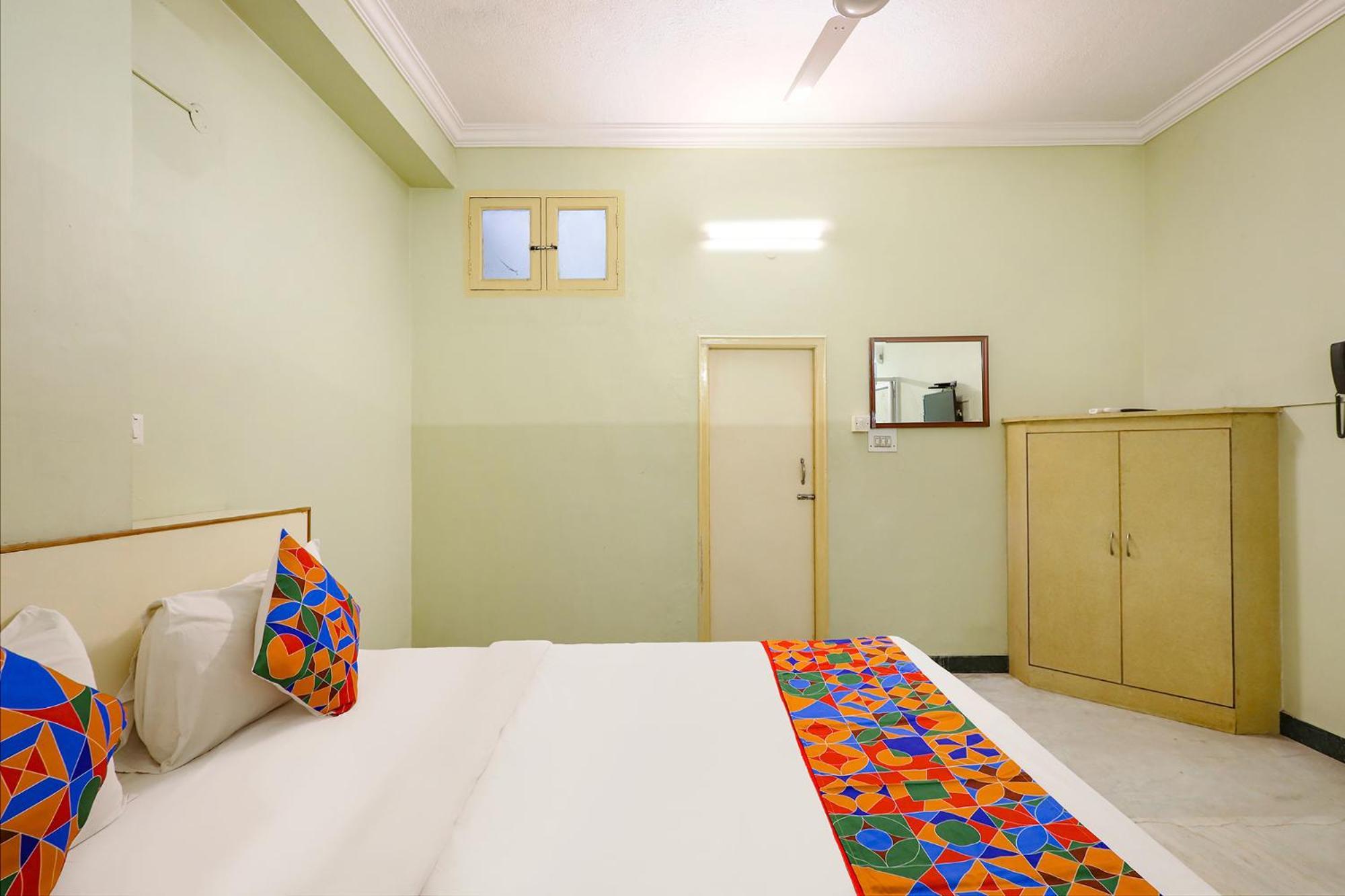 Fabexpress Sunshine Residency - Nr Avm Film होटल Chennai
