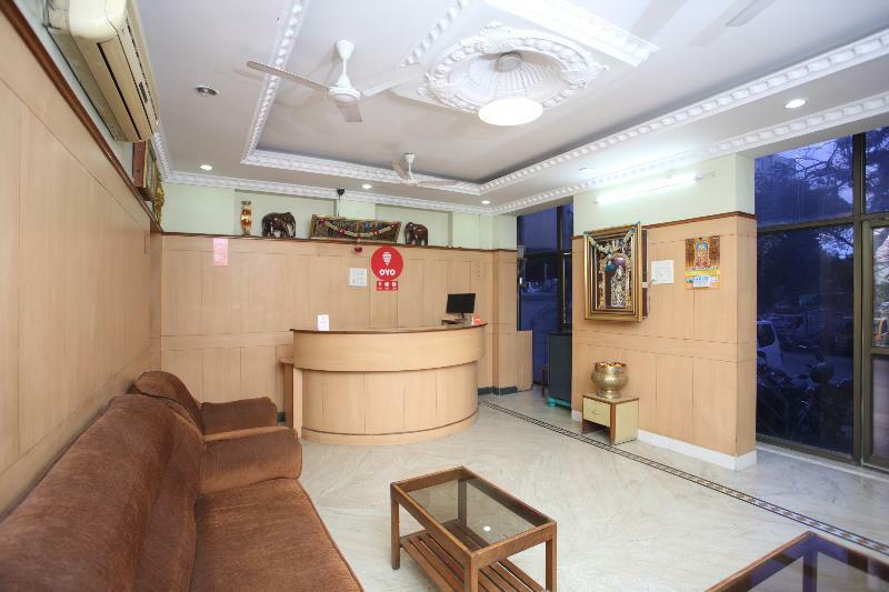 Fabexpress Sunshine Residency - Nr Avm Film होटल